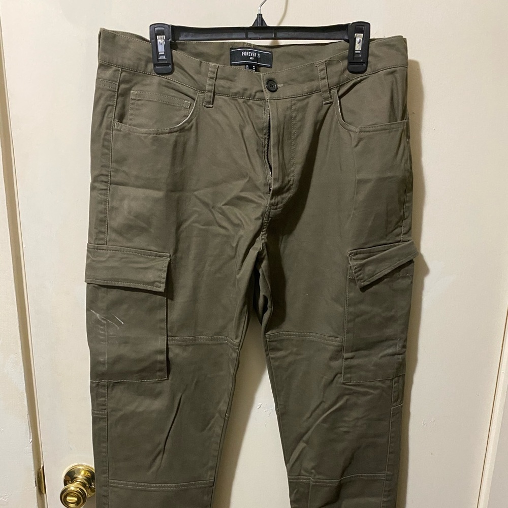 Forever 21 Cargo Joggers 32-34
